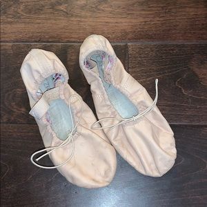 Capezio ballet 🩰 slipper size 5M